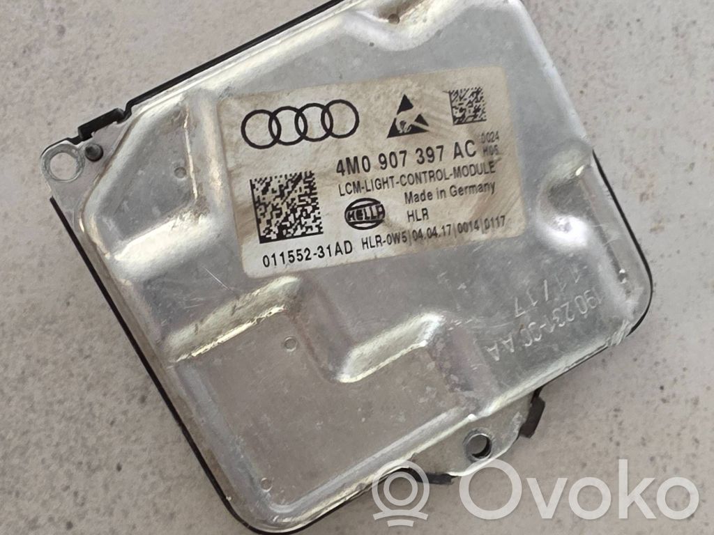 Audi Q7 4M Headlight/headlamp 