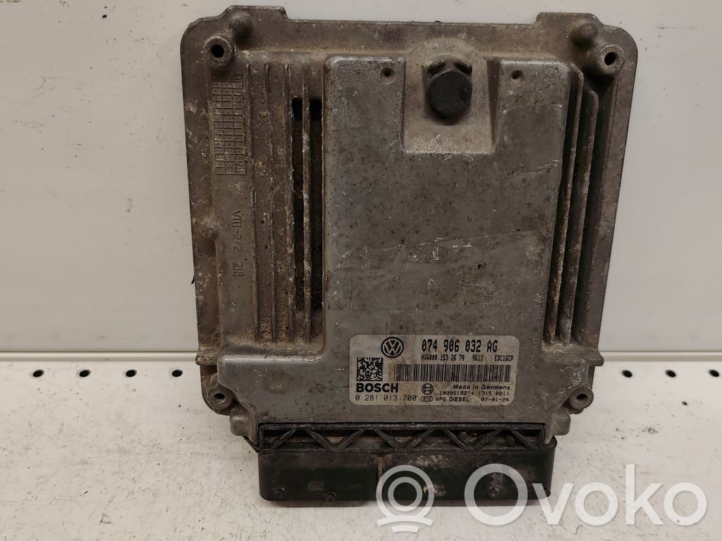 Engine control unit/module   074906032AG,0281013700