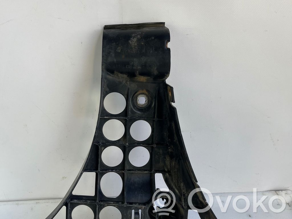 BMW 5 E60 E61 Galinis laikiklis bamperio 