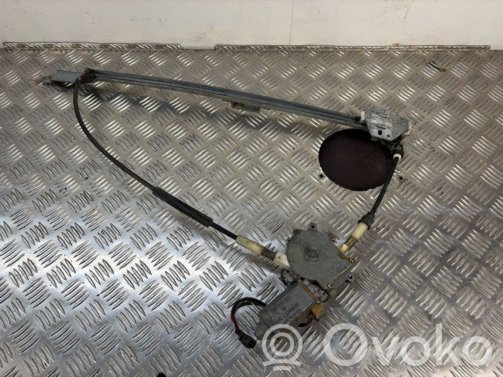 Volkswagen Multivan T4 Macara ușă față cu motor 