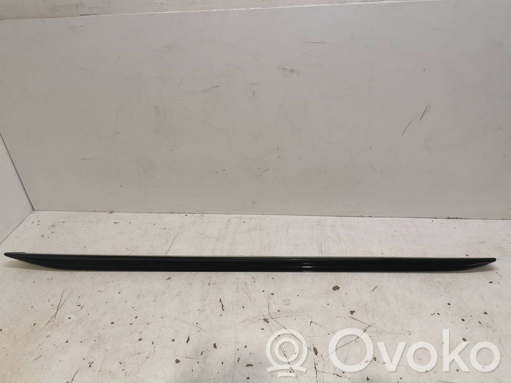 Audi RS6 C8 Moldura lateral zona de pies 