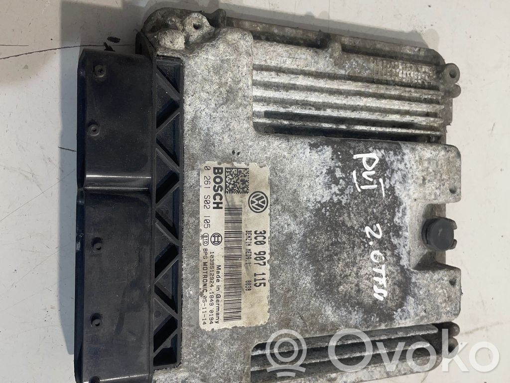 Volkswagen PASSAT B6 Engine control unit/module 