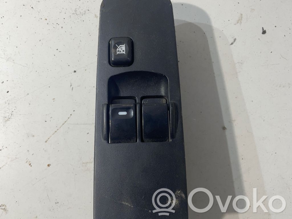 Mitsubishi Colt CZ3 Electric window control switch 
