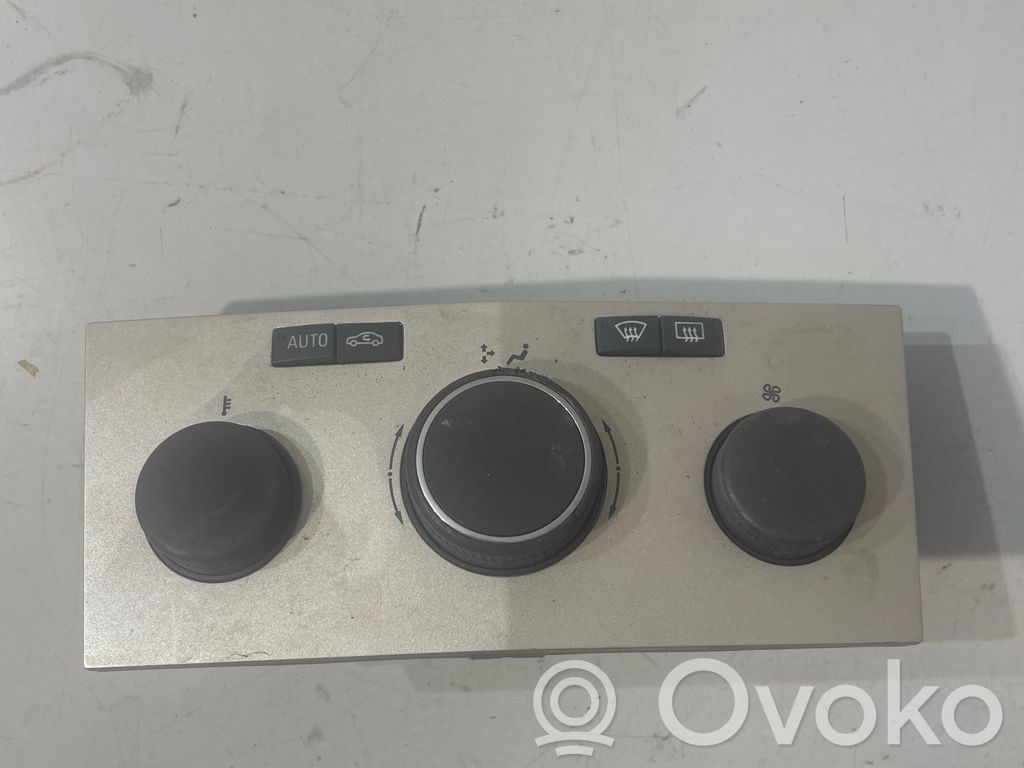 Opel Astra H Climate control unit 