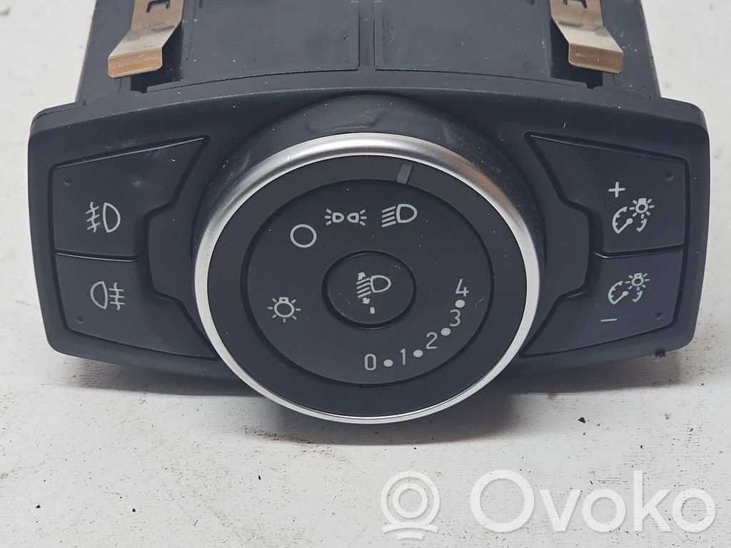 Ford Focus Light switch 