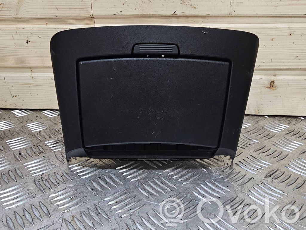KIA Ceed Glove box 