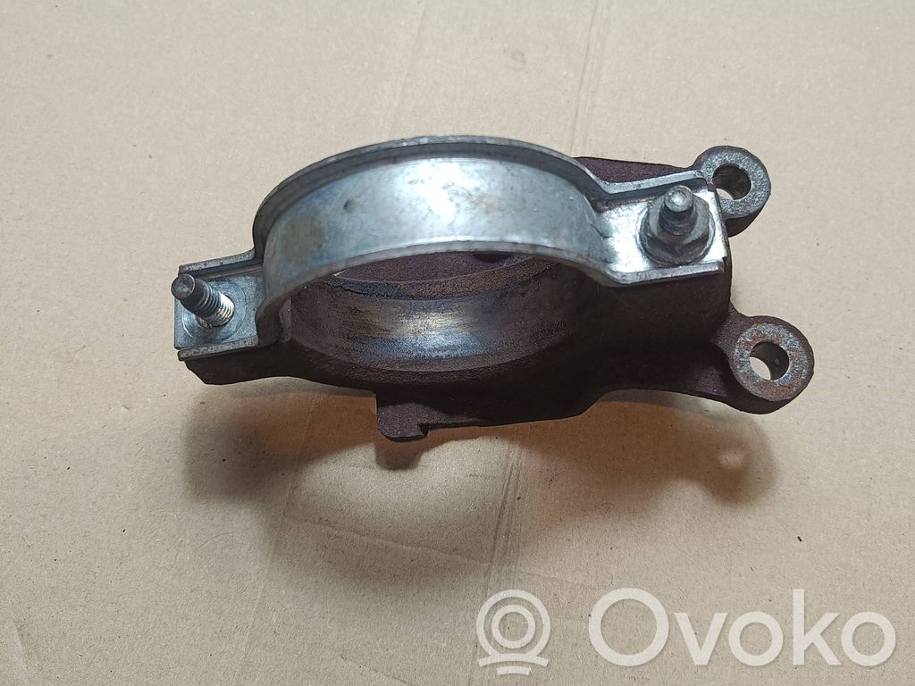 Ford Fiesta Pusašio pakabinamo guolio kronšteinas 