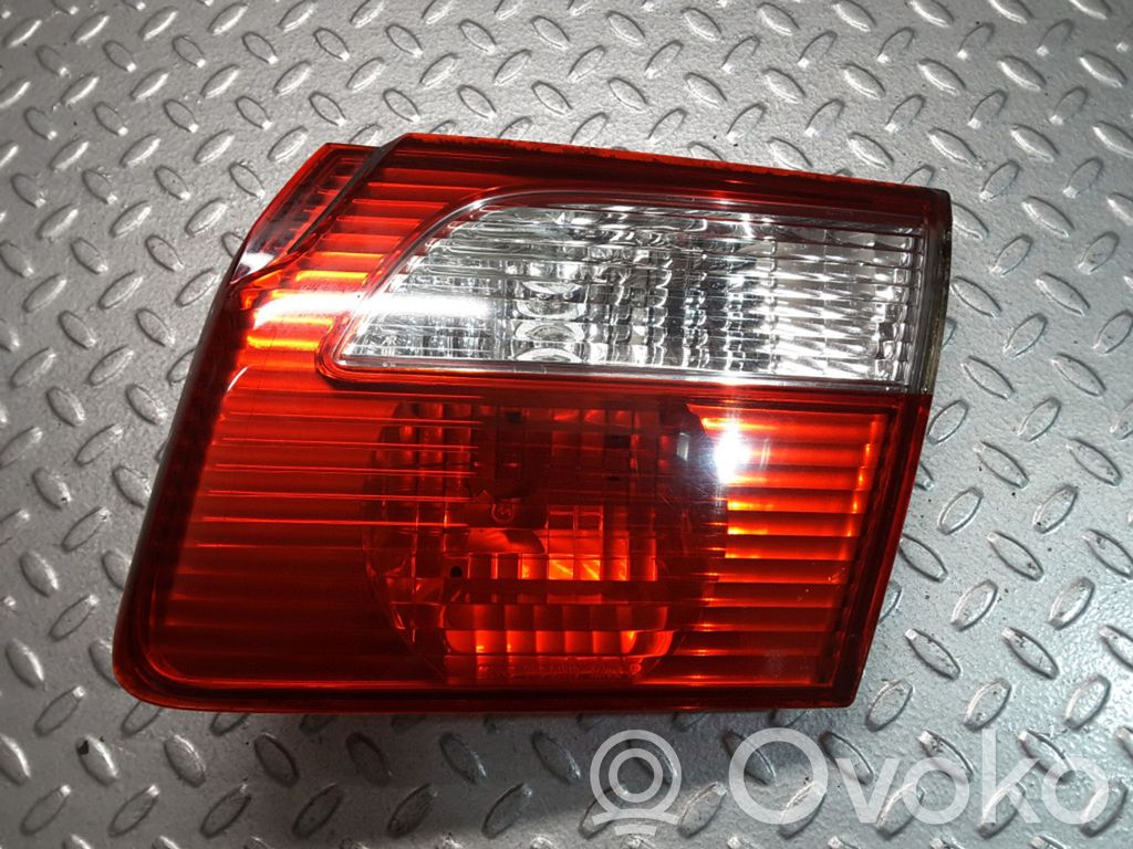 Mazda 626 Aizmugurējais lukturis pārsegā 