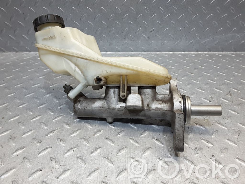 Toyota Corolla E120 E130 Pääjarrusylinteri 
