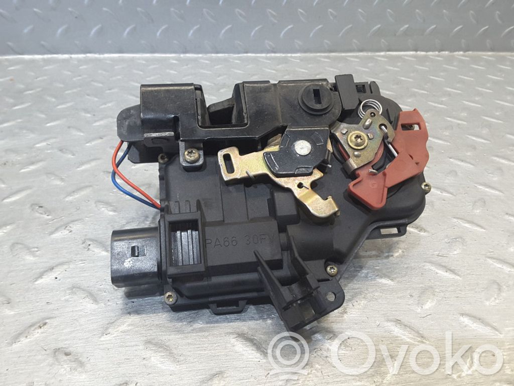 Audi A2 Aizmugurē slēdzene 