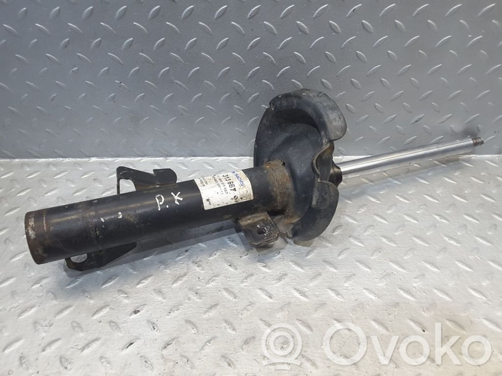 Volvo C30 Priekšpusē amortizators 