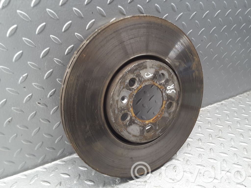 Skoda Rapid (NH) Etujarrulevy 