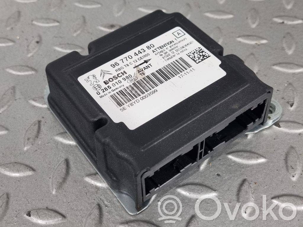 Peugeot 3008 I Airbag control unit/module 