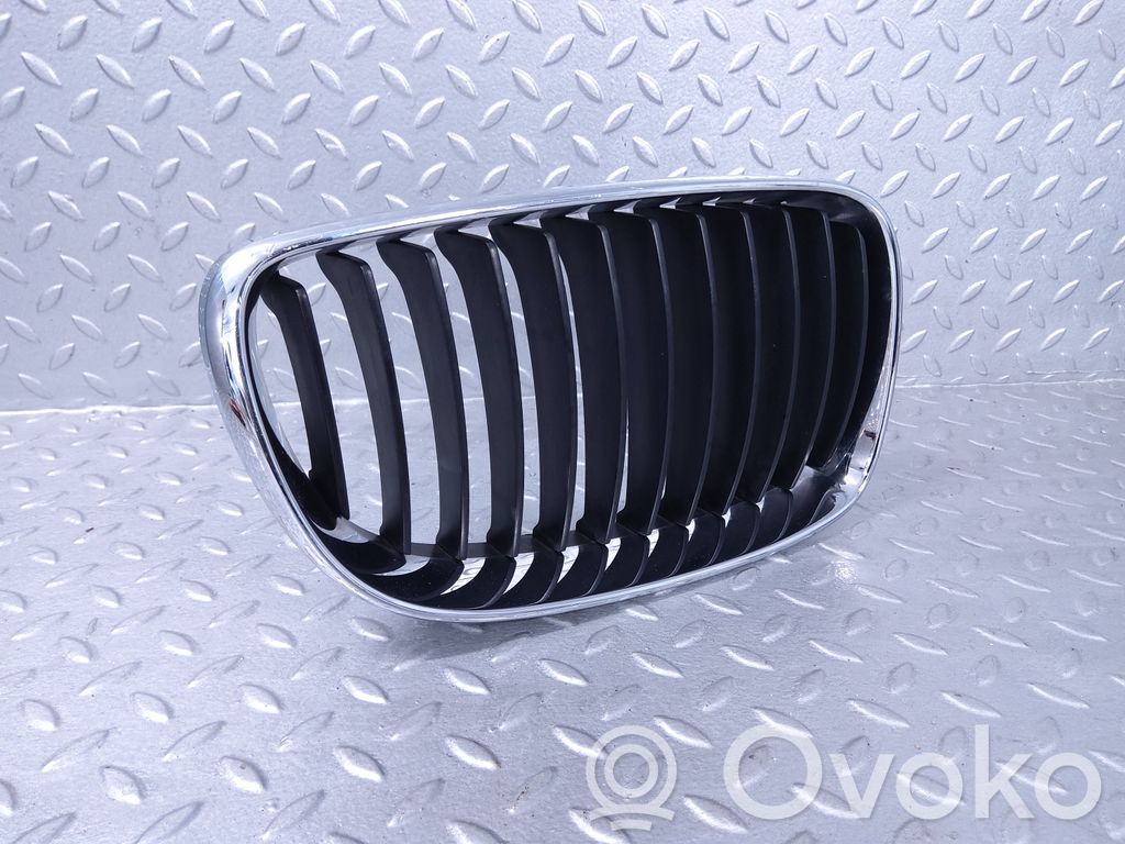 BMW 1 E81 E87 Front bumper upper radiator grill 