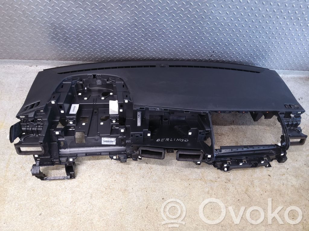 Citroen Berlingo Панель 