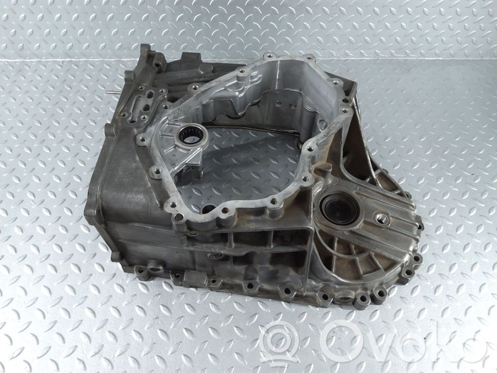 Volvo V60 Pavarų dėžės detalė 