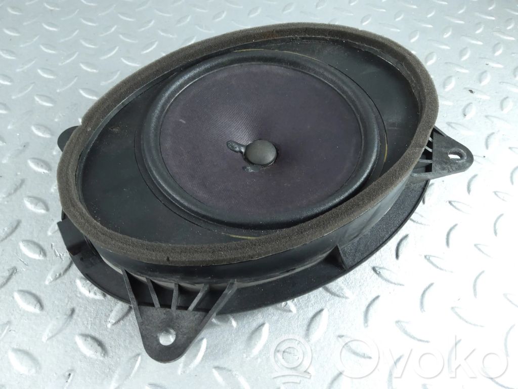 Subaru Outback (BS) Front door speaker 