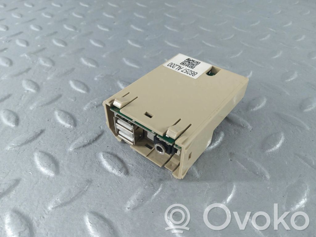 Subaru Outback (BS) Enchufe conector USB 