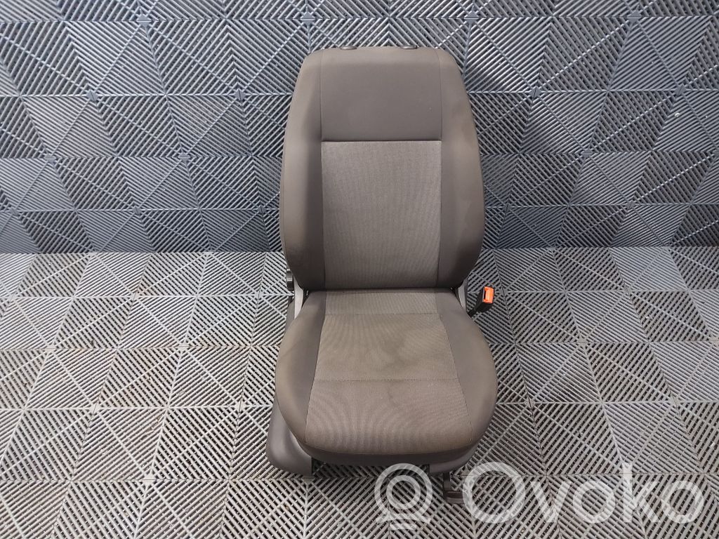 Volkswagen Caddy Etumatkustajan istuin 