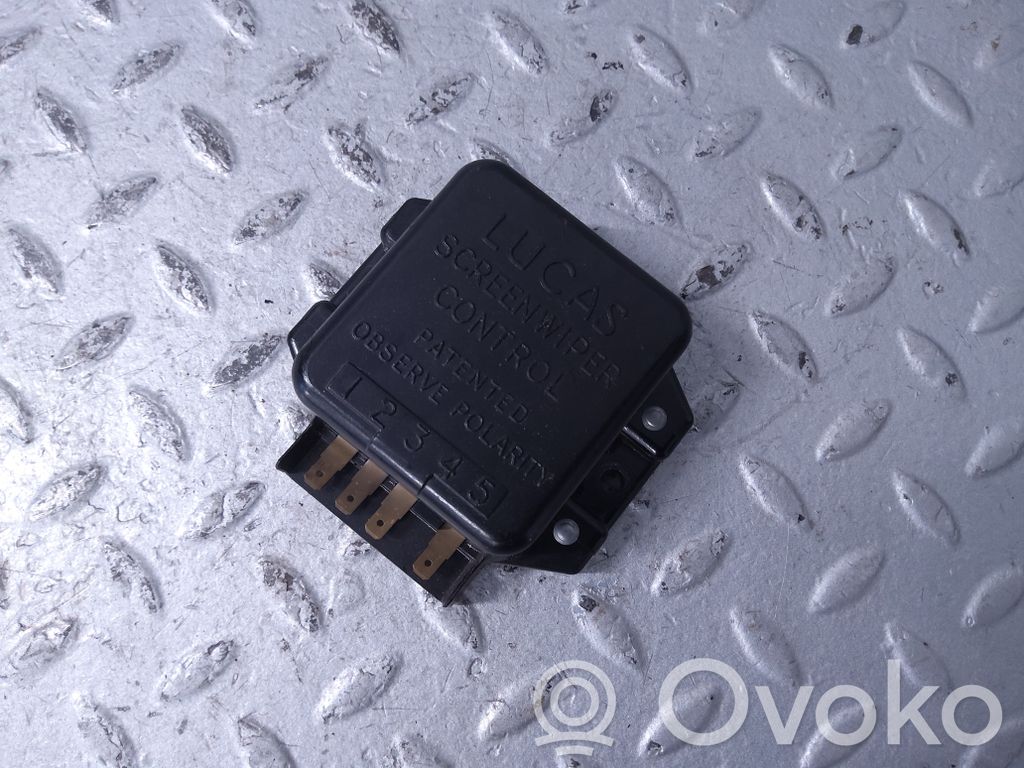 Window control relay   UD18361