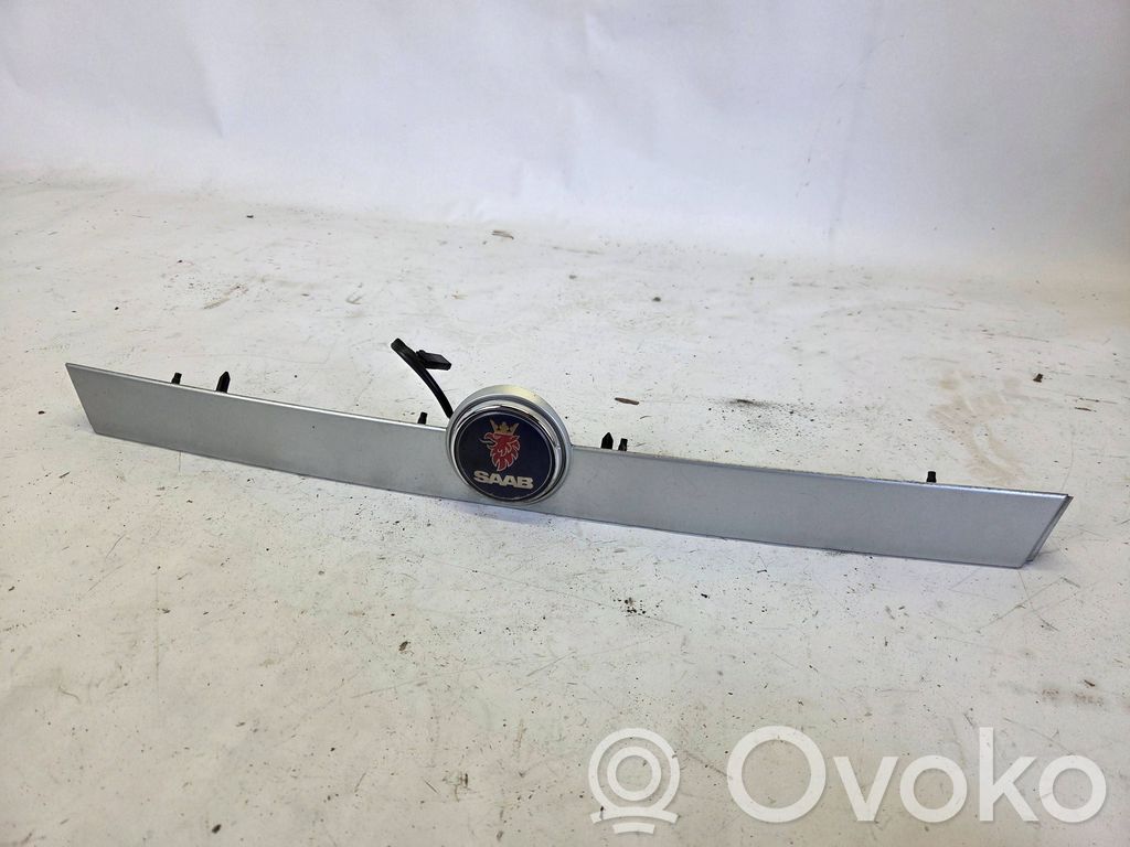 Saab 9-3 Ver2 Trunk door license plate light bar 