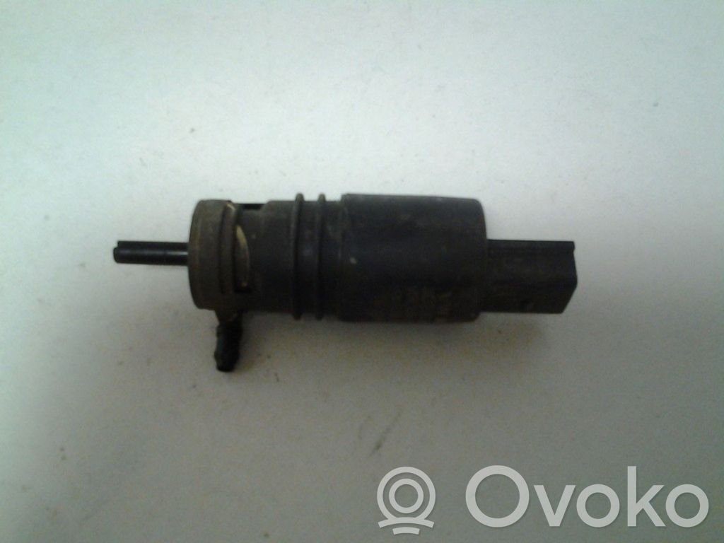Volkswagen Phaeton Windscreen/windshield washer pump 