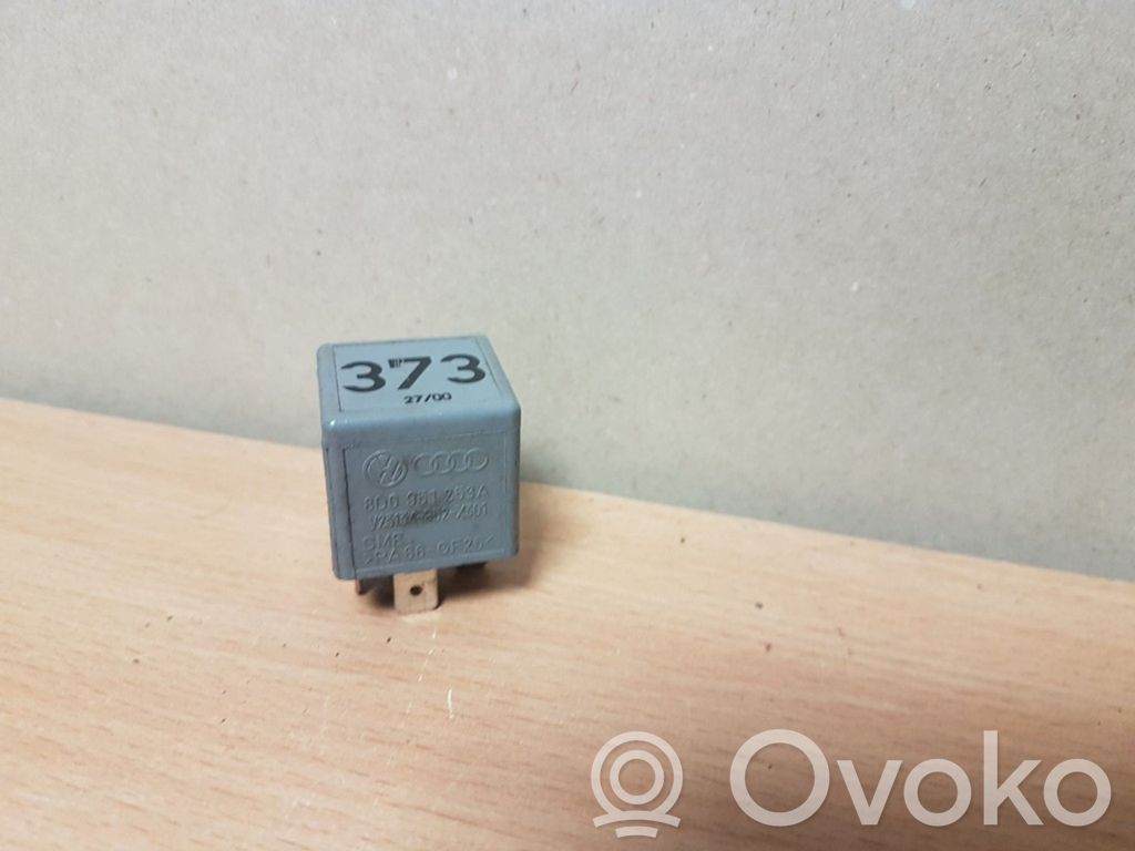 Audi A4 S4 B6 8E 8H Kita rėlė 