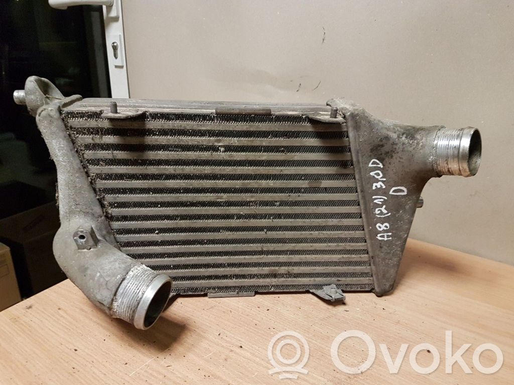 Audi A8 S8 D3 4E Interkūlerio radiatorius 