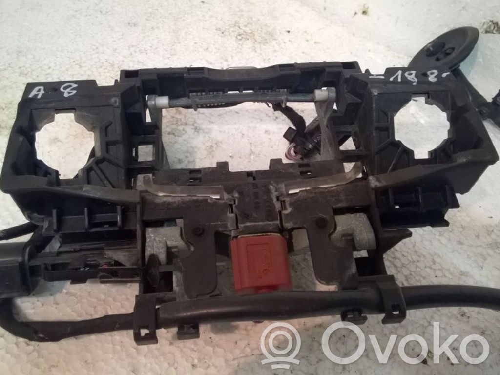 Audi A8 S8 D3 4E Etuoven ulkokahvan kehys 