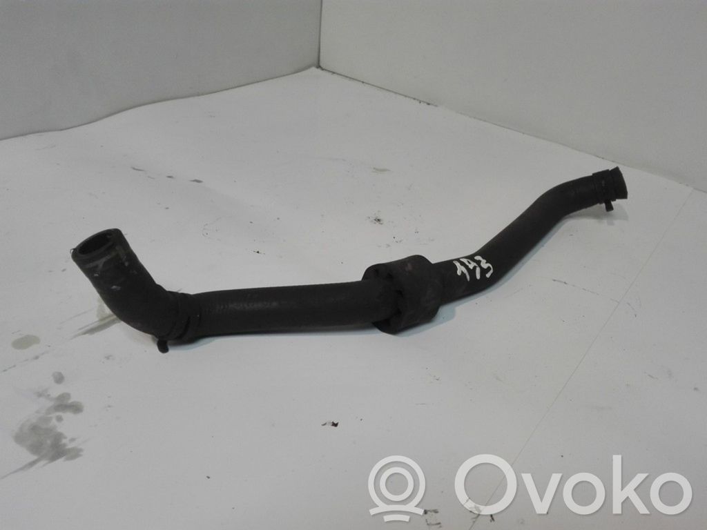 Volkswagen PASSAT B6 Engine coolant pipe/hose 