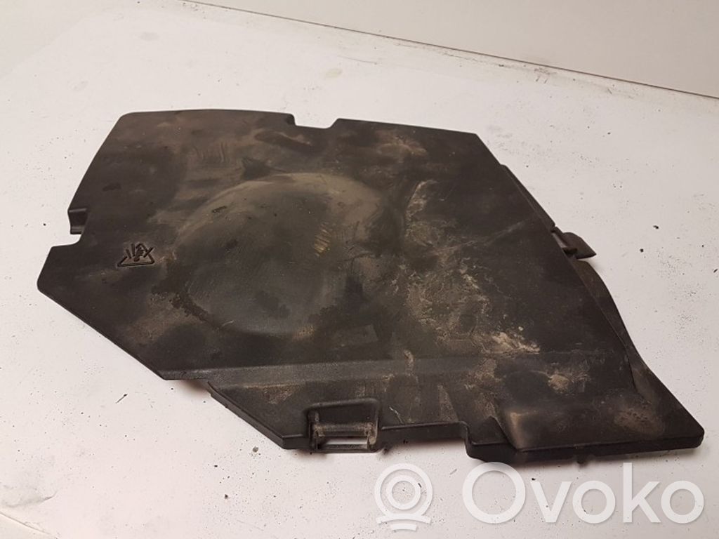Audi A8 S8 D3 4E Jäähdytysnesteen paisuntasäiliön korkki 
