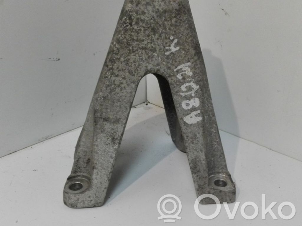 Audi A8 S8 D3 4E Engine mounting bracket 