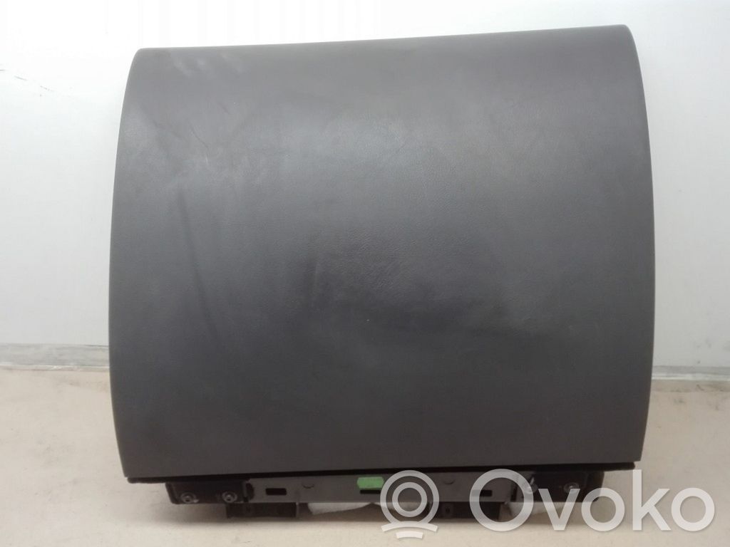 Volkswagen Phaeton Glove box 