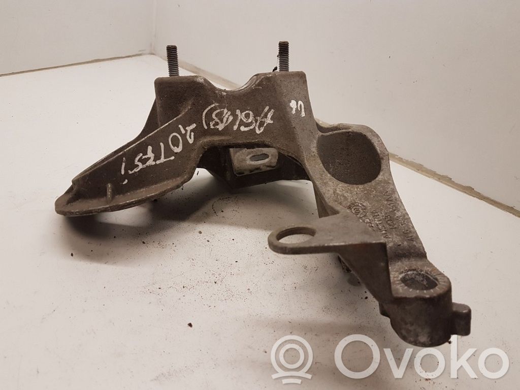 Audi A6 S6 C6 4F Engine mounting bracket 