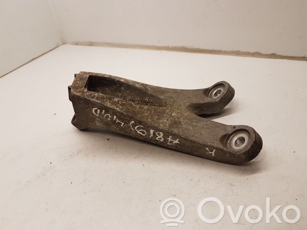Audi A8 S8 D3 4E Engine mounting bracket 