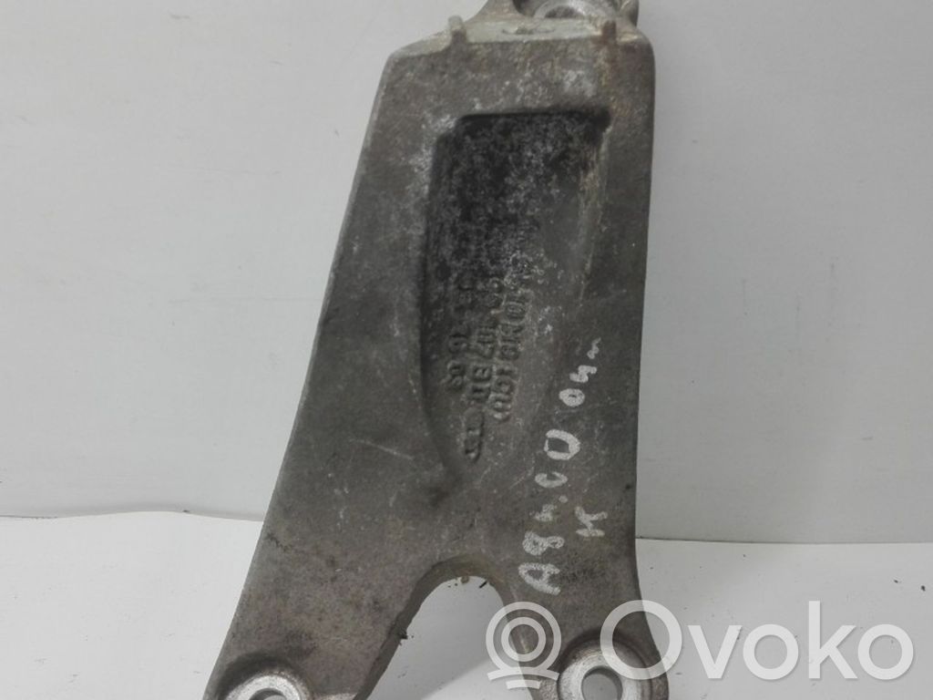 Audi A8 S8 D3 4E Engine mounting bracket 