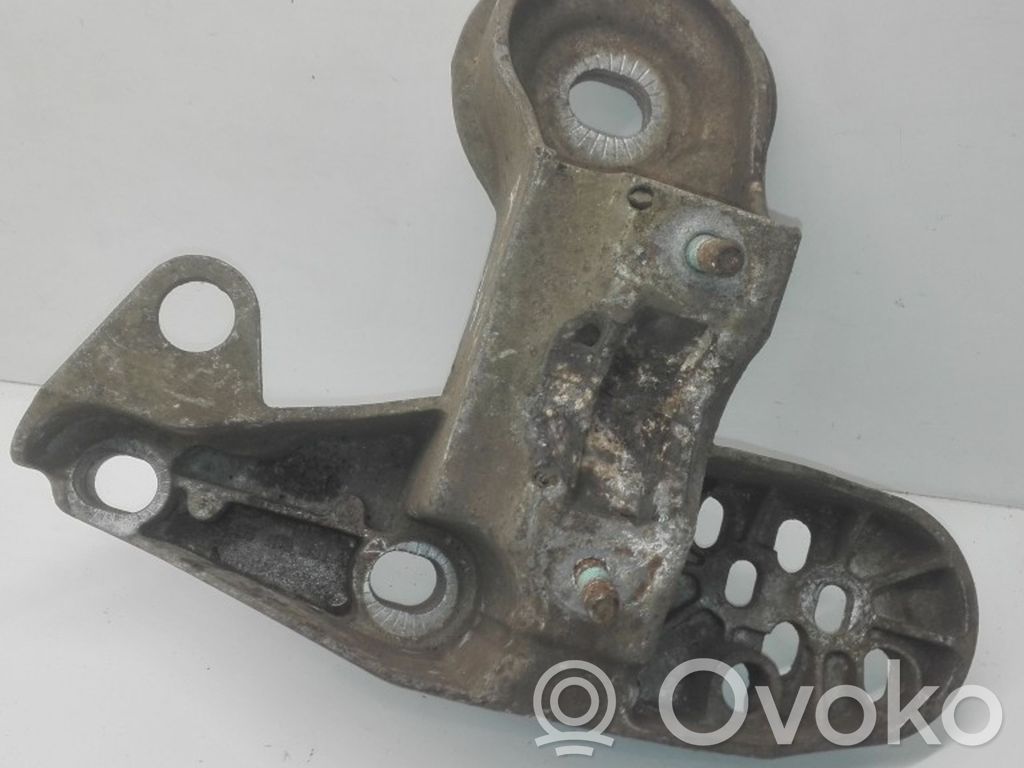Audi A6 S6 C5 4B Engine mounting bracket 