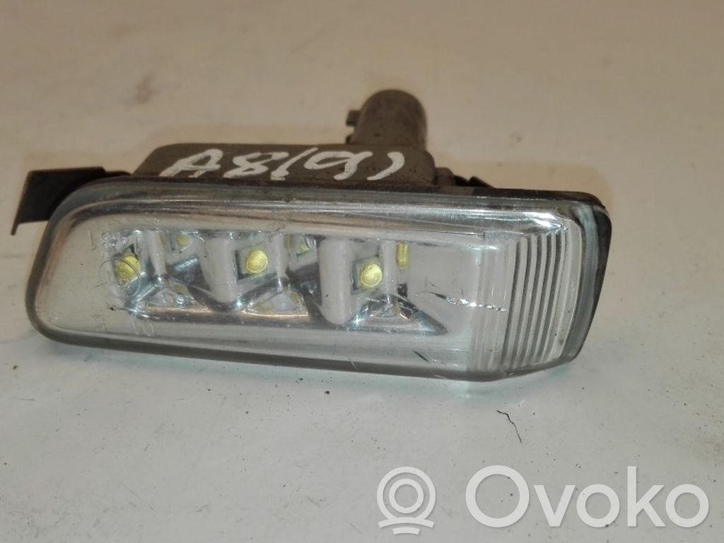 Seitenblinker   4E0949128