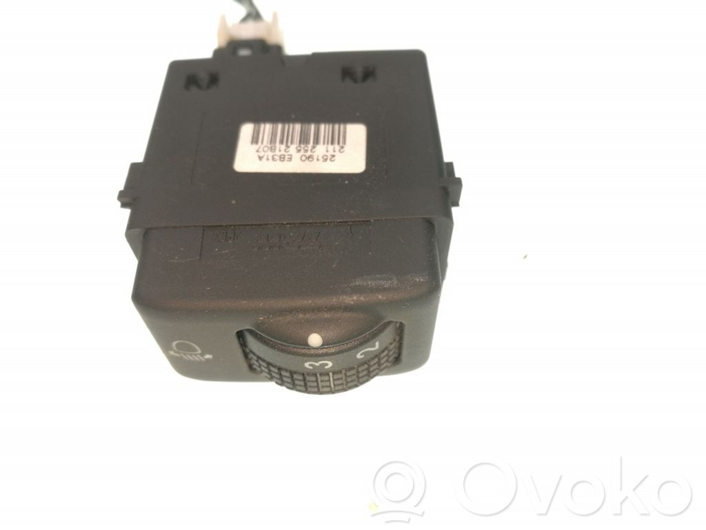 Nissan Navara Headlight level adjustment motor 