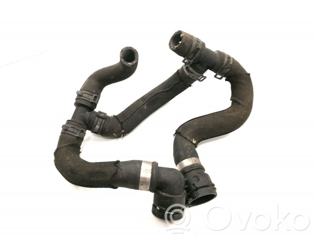 Volkswagen Touran I Engine coolant pipe/hose 