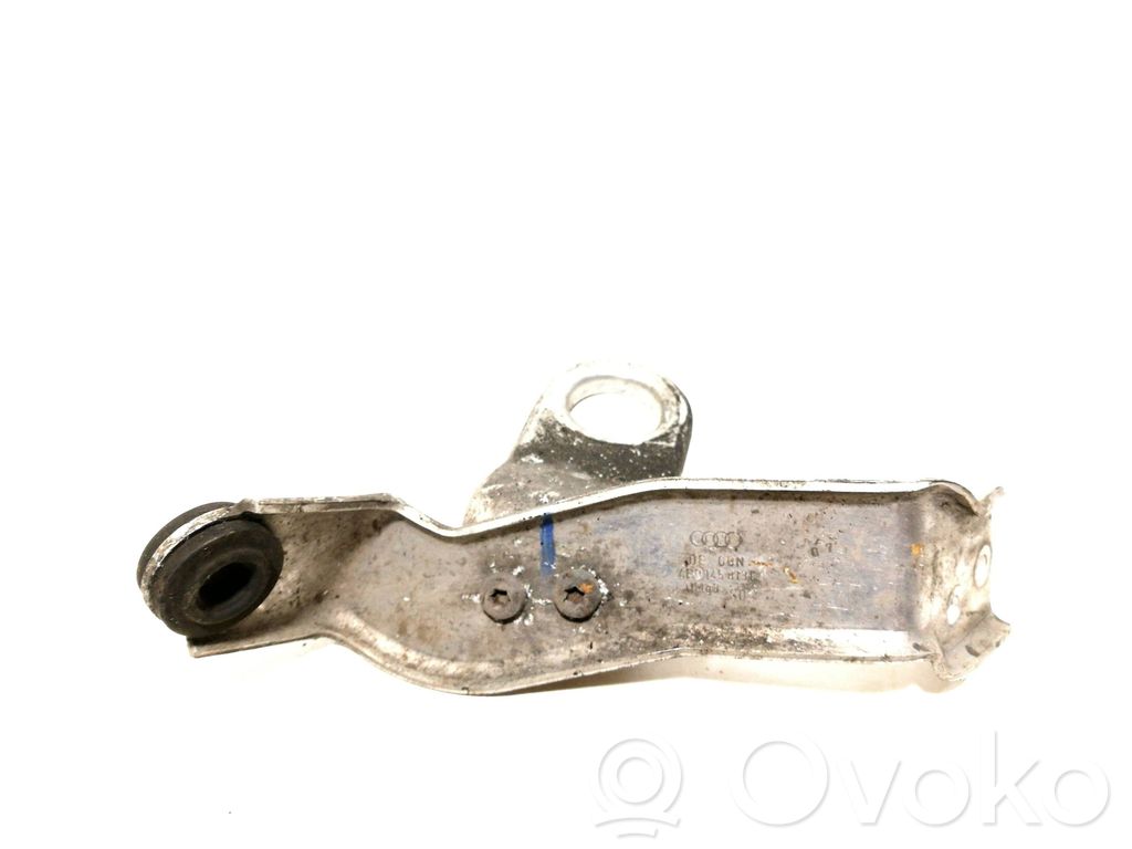 Audi A8 S8 D3 4E Soporte de montaje de la manguera del intercooler 