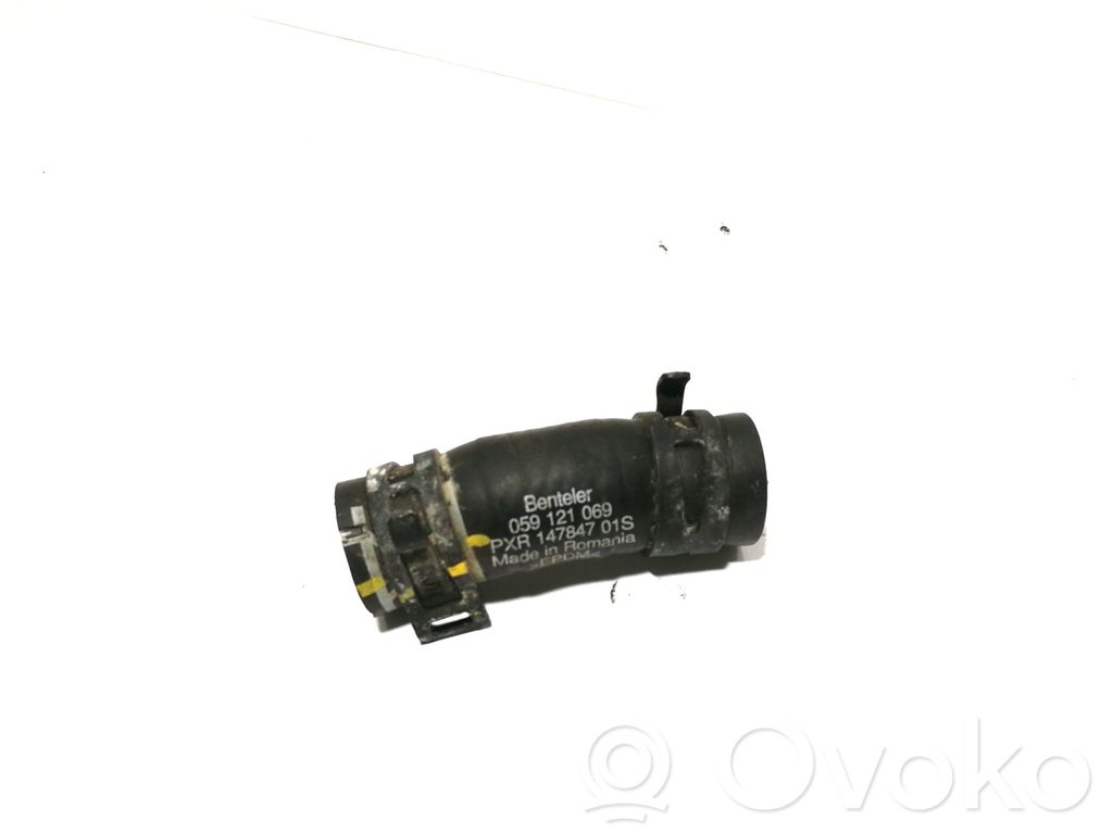 Audi A8 S8 D4 4H Engine coolant pipe/hose 