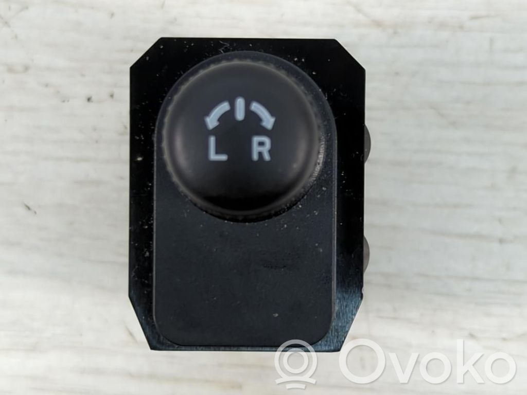 Suzuki Ignis Wing mirror switch 