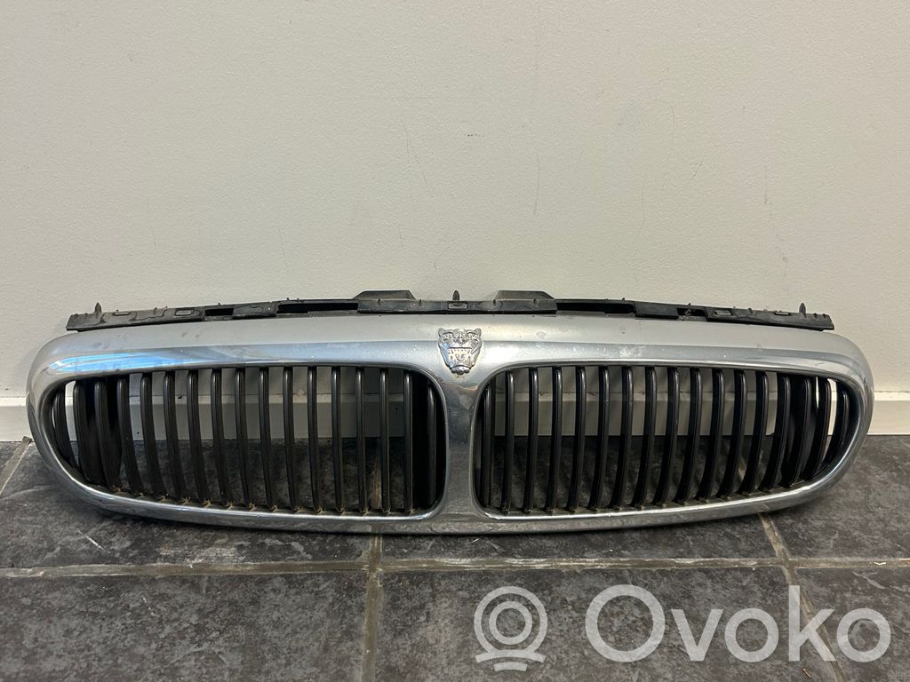 Jaguar X-Type Priekšējais režģis 