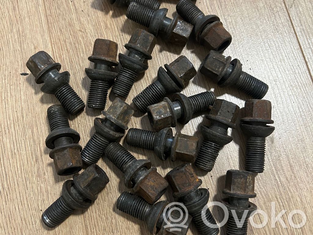 Tuercas/tornillos