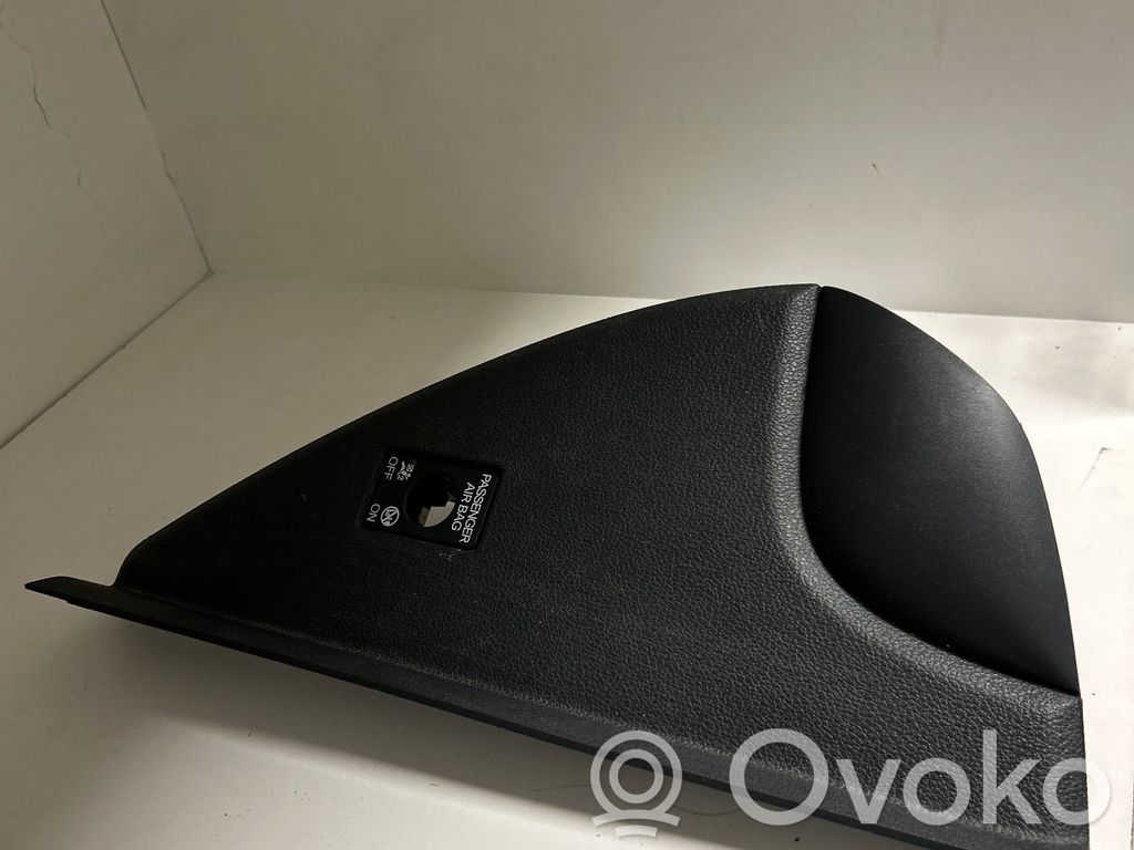 Skoda Fabia Mk4 (6VA) Moldura de la guantera 