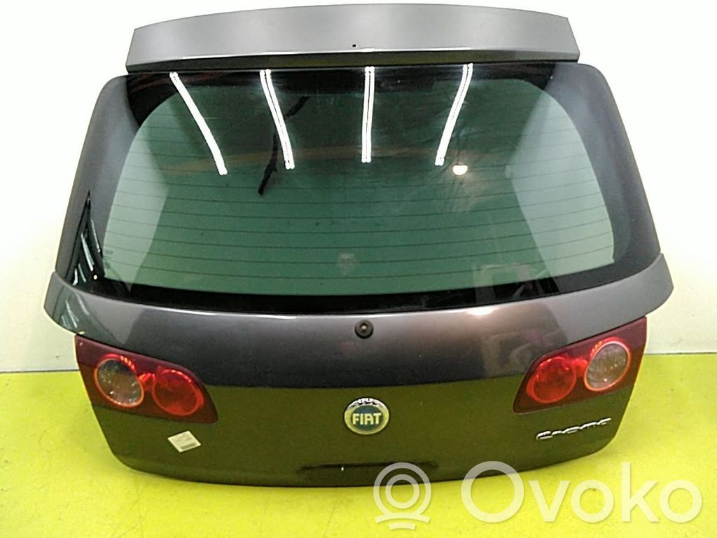 Tailgate/trunk/boot lid