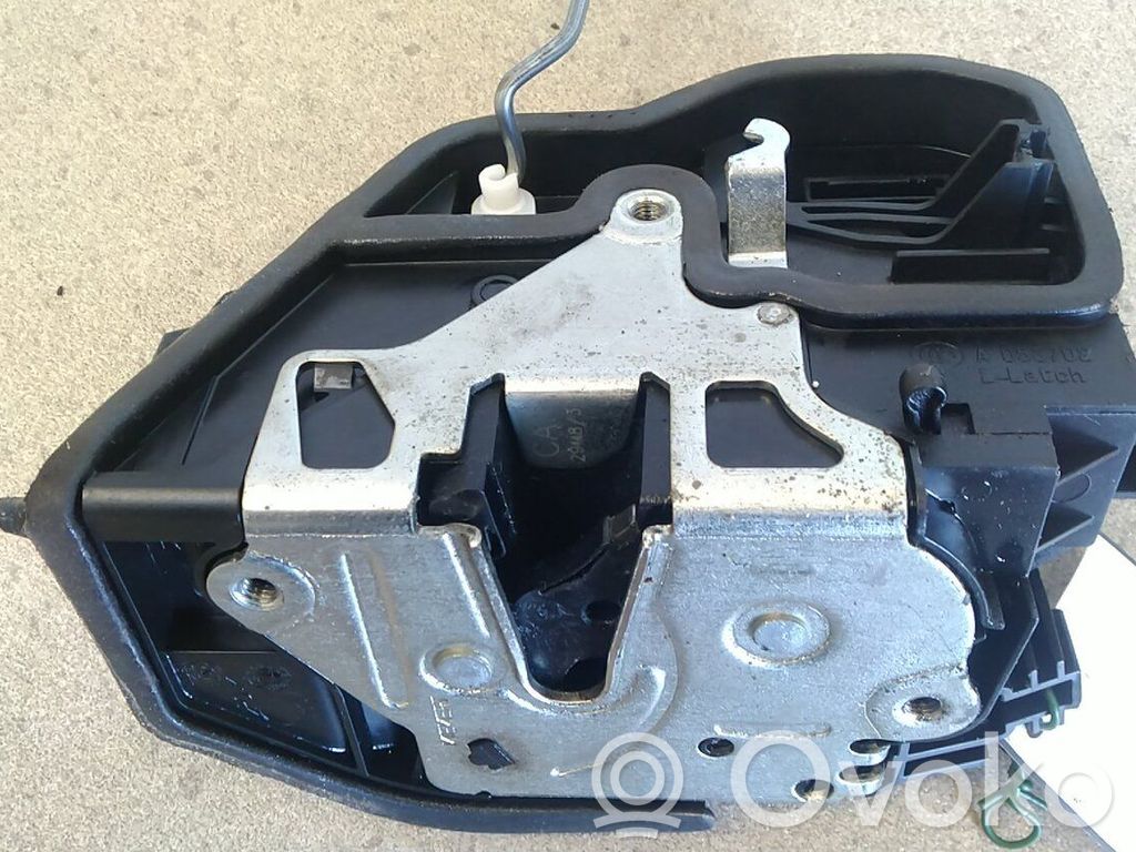 Centrālās atslēgas motoriņš   51227202147