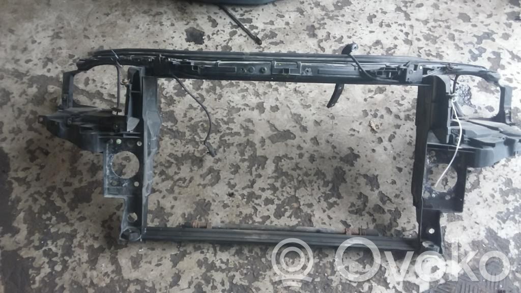 Audi A8 S8 D3 4E Radiatorių panelė 