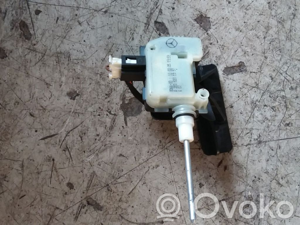 Mercedes-Benz E W211 Motor de bloqueo de puertas 
